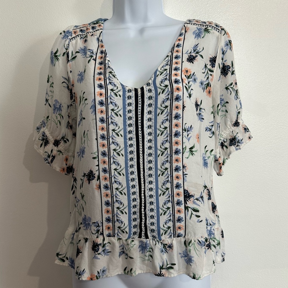Lucky Brand Boho Style Flounce Bottom Blue and White Floral Top, Sz Small, Lace